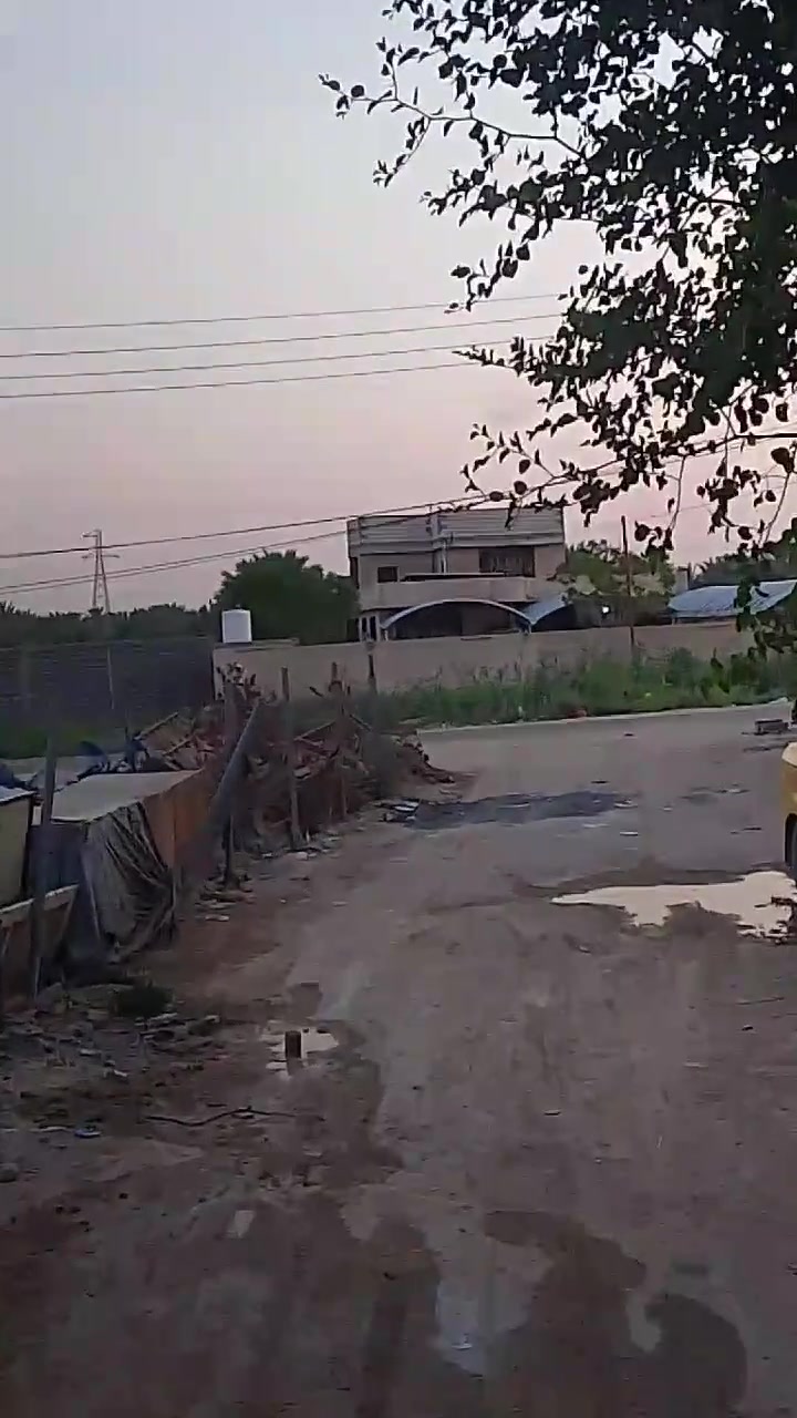 بيت طابو زراعي سنه 25 قرار محكمه باسمي مقياس كهرباء باسمي مساحه 100 متر واجهه سبعه ونص ونزلت 13 ونص كربلاء خلف جامعه العميد يبعد عن الامام الحسين عشر دقائق يصلح حسينيه جامع  بيت يبعد عن البزل 15 متر عن  الشارع البزل البزل راح يصير شارع للزوار 40 متره الاتصال ***********
