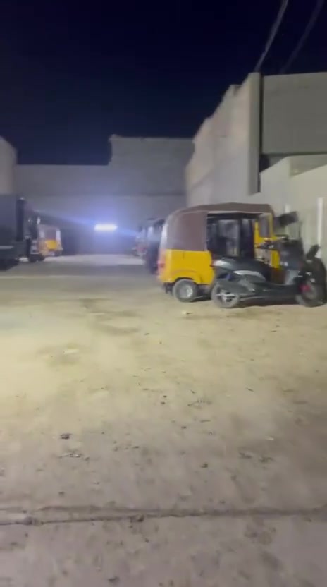 فرصة مميزة

يوجد كراج مبيت سيارات متكامل للبيع في منطقة سبع قصور – شارع المشروع، قرب المستوصف.

تفاصيل الكراج:
المساحة: 300 متر.
بدل إيجار الأرض: 150 ألف دينار شهرياً.

عقد إيجار مضمون لمدة 5 سنوات، مع شرط عدم تدخل صاحب الأرض في شؤون المستأجر طوال مدة العقد.

📍 الموقع: سبع قصور – شارع المشروع – قرب المستوصف.
📞 للاستفسار والاتصال: ***********
