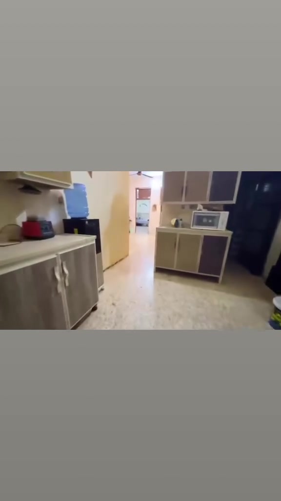 السلام عليكم بيت لبيع. العنوان سيد عزال قرب شارع العام المساحه 160متر بيت قاط واحد السعر خاص التواصل على هاذا الرقم ***********
