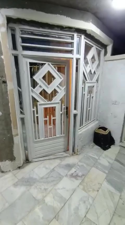 السلام عليكم  بيت طابقين بيت جدن نضيف مساحته 100البيع او مروس بزاعي أو رحمانيه  بناء جديد دوانم شارع ابو حرار ستسفار اكثر تصل على رقم ***********
