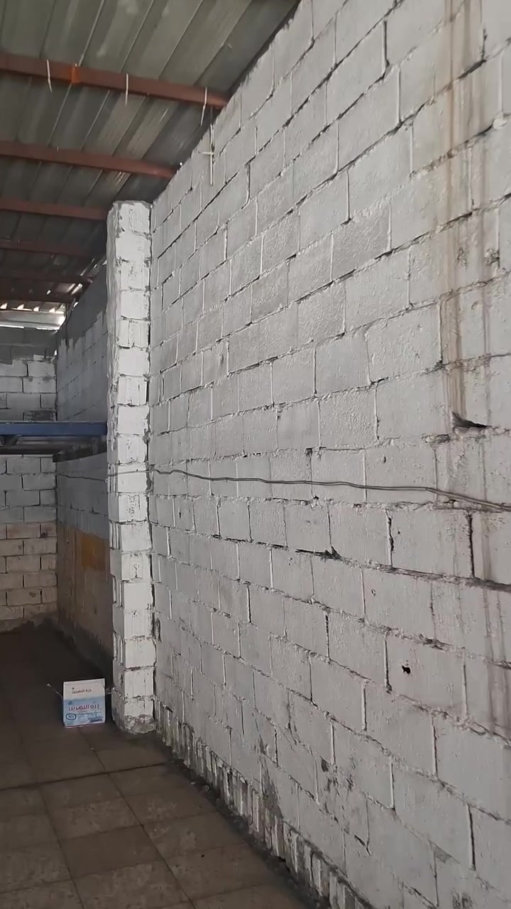 السلام عليكم كراج للايجار في كم الارمن نزلة جسر محمد القاسم باب الشرجي الشارع العريض الواجه ٤ونص ونزال ١٤ونص يصلح ان يكون فيتر او صباغ او كهربائي او سمكري او ادوات احتياطية او مخزن للاستفسار ***********
