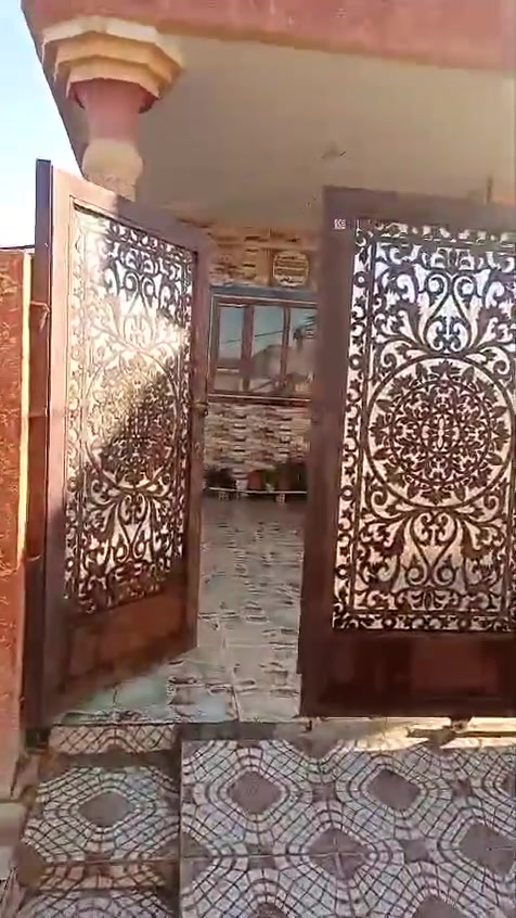 بيت للبيع مع مضيف مستقل
مجموع المساحه 500
واصل ماء وكهرباء ومدارس وتبليط
مع سبالت عدد ٦
  مع طاقه شمسيه
مع مبرده دكتات 
البيت فول ماناقصو حبايه
السعر 80مليون
المنطقه.. الحويجه  حي السلام.. العيثات
للتواصل ***********
