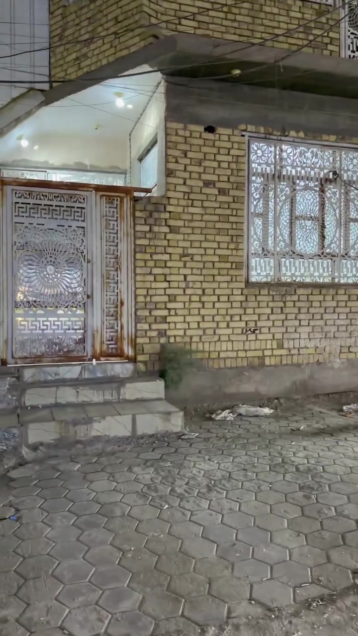 سلام عليكم بيت 100 علة شارع سايدين شارع الفاصل بين المدينة وحي اور  ***********
