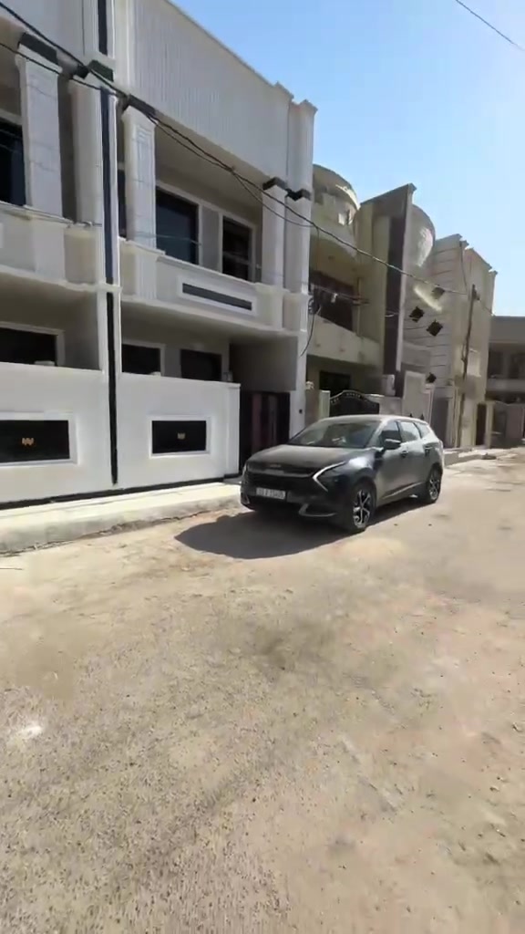 #للبيع في بغداد الكرخ 📍حي الرسالة الرافدين قرب البيع المباشر 

مشتمل مساحة100متر

بسعر مناسب جدا 💸💸

واجهه 5م
نزال 20م

يتكون من 
طابق اول . .صاله.مطبخ.حولي وغرفة نوم وخدمات ومنور 
طابق ثاني . غرفة 2نوم خدمات 
بناء حديث  وقريب من كل الخدمات

(نستقبل كافة العروض التجارية والسكنية داخل بغداد)
 

للاستفسار
📱***********
📲***********

واتساب 
مكتب الاختيار  / شارع 40 /خلف كفائات السيدية
