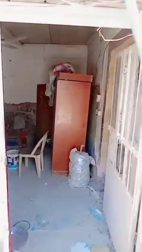 📢 
بيت للبيع المساحة 55 متر منطقة الشعب مقابيل شارع الصحة قرب سواق دونيا الفرع مقرنص شغل جديد  
📌 البيت حواسم 

***********

📌 المو شراي لا يتصل