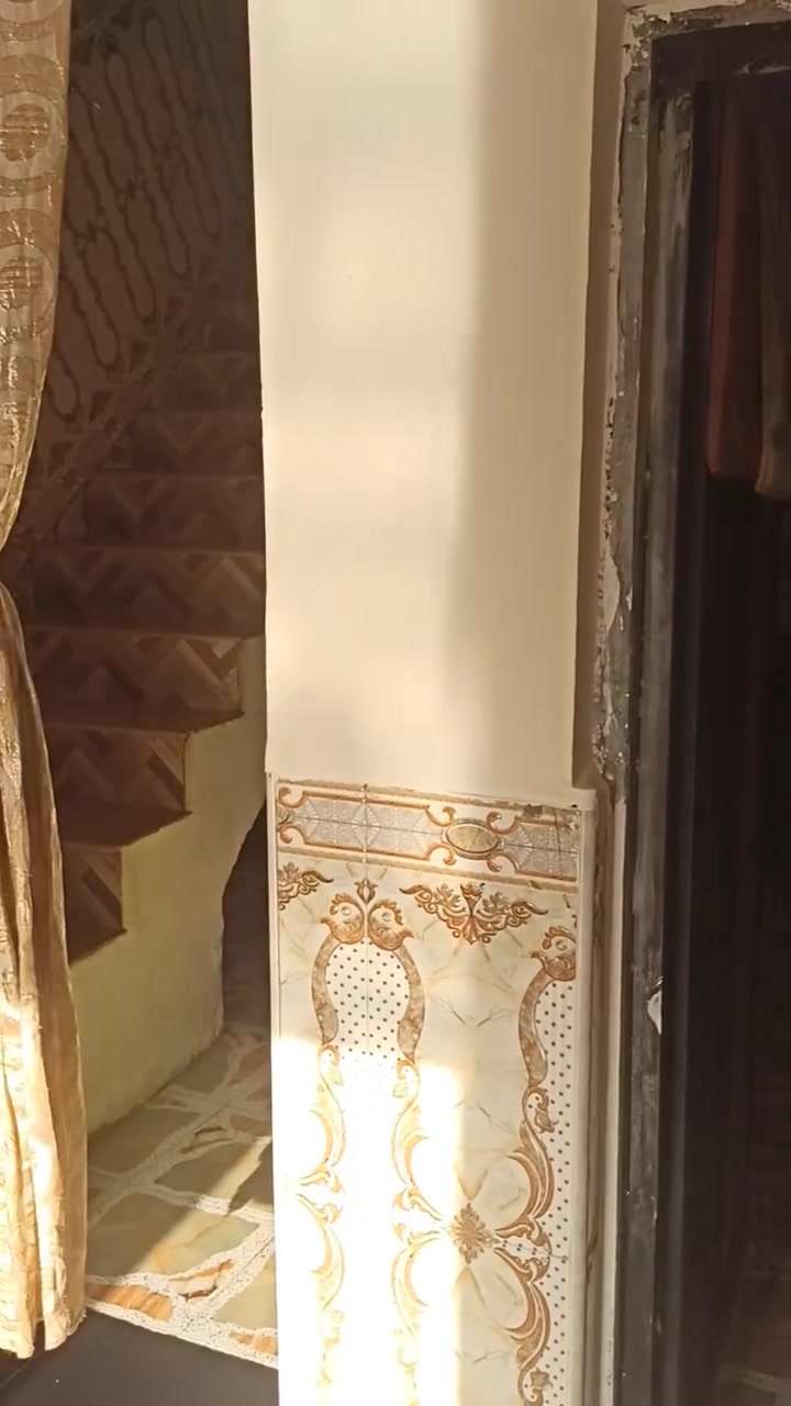 سلام عليكم بيت زراعي البيع مساحته 250متر مكان حي الفلاح قرب حقل الغاز يتكون من غرفتين وصاله رقم ***********تصال
