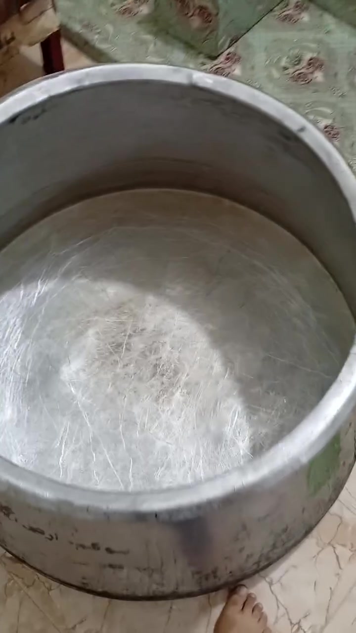 السلام عليكم للبيع 
كدر كبير مع طباخ كبير
سعر 250 الف منطقة المعملجي خلف شركه البان الوسام 
ما متواجد عل فيسبوك 
إتصال فقط
***********
