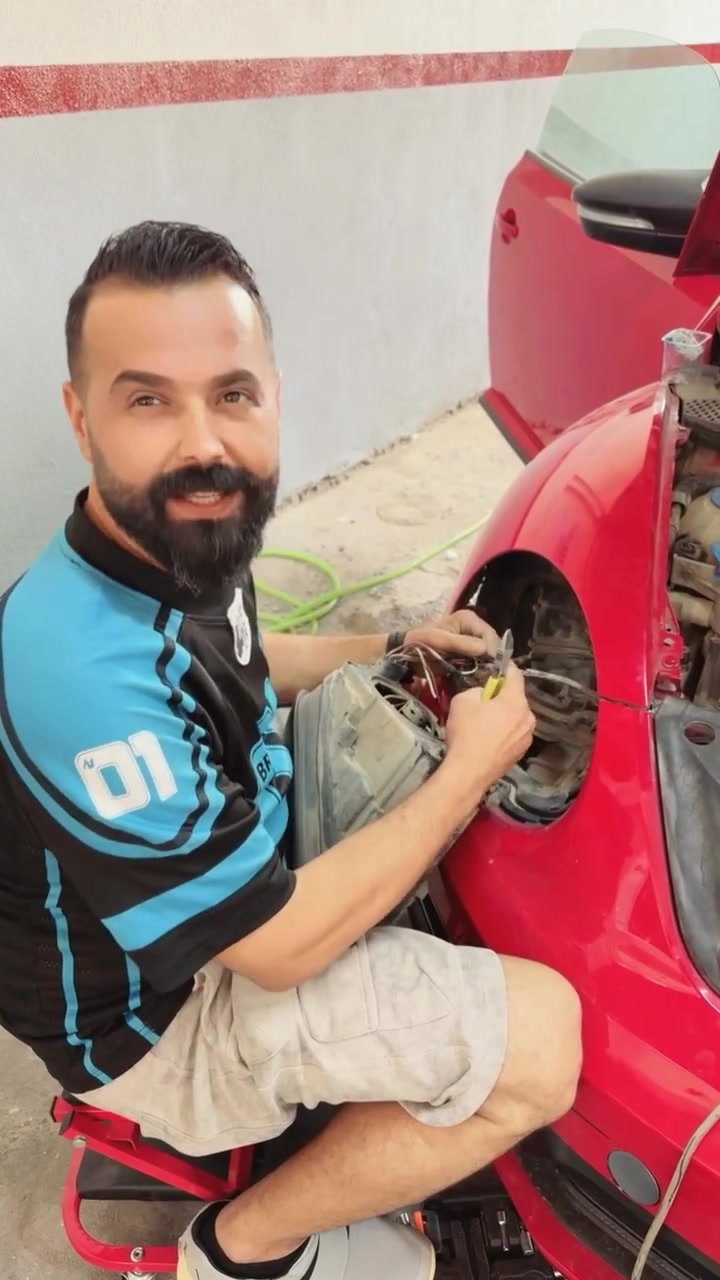 صباح الورد حبايب ليش العالم تحب الچطلات 

شغله مااعرفها مااشتغلها ما أورط ابو السياره ويايه 

خدمات جيرمن تك دقه بالعمل 

احمد الكهربائي 

***********
@الجميع@إشارة
