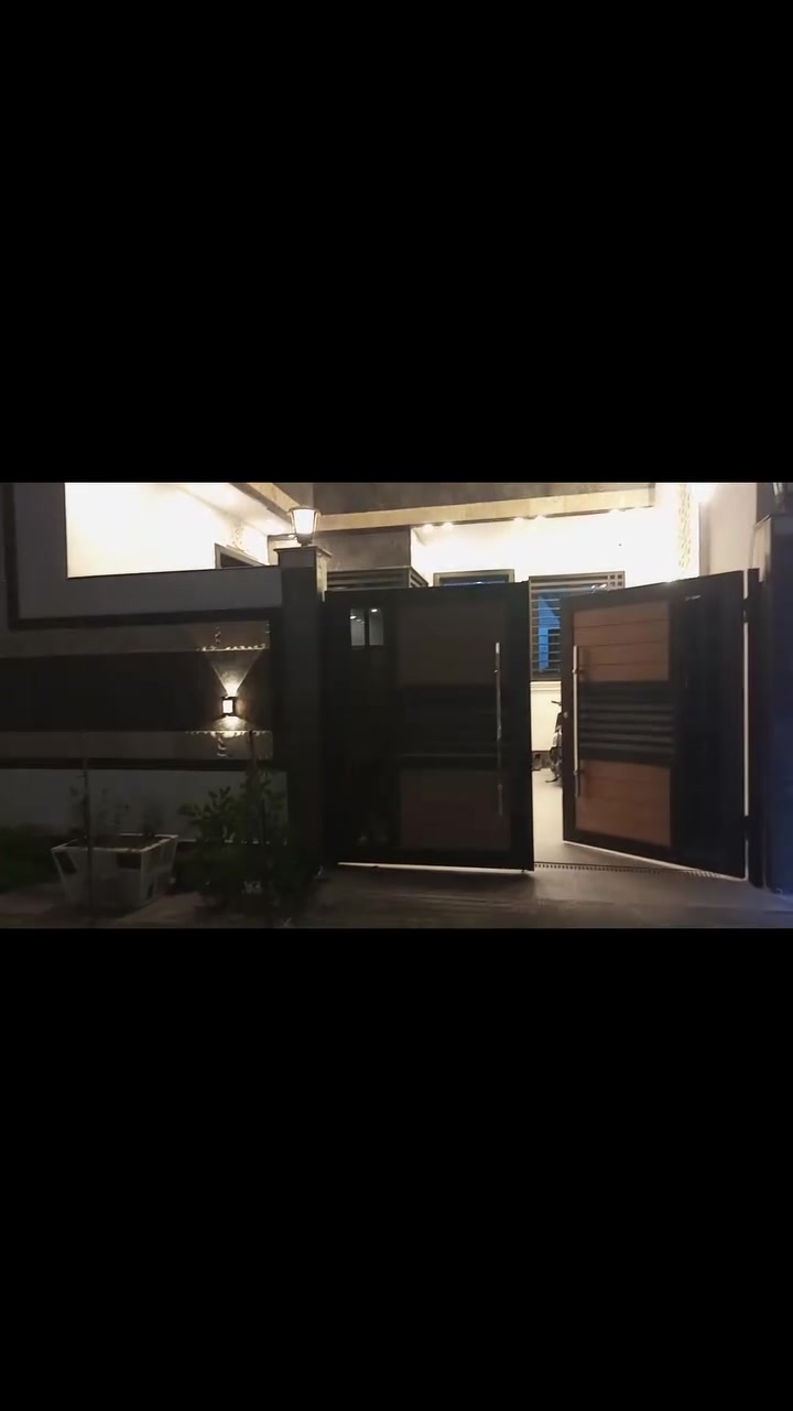 اعلااان مميز جدا  🔥🔥🔥
دار للبيع بناء حديث درجه اولى vip في  #الغزاليه العمداء موقع مميز وهادئ
مساحه 150م واجهه 7.5نزال20

يتكون من 4غرف نوم سويت 

صاله 
حولي 
مطبخ 
شلال داخلي 
طرمه 
بيتونه 
سطح 
البيت متعوب عليه بشكل وبالعافيه ع اليشتري 
لاستفسار 
***********
