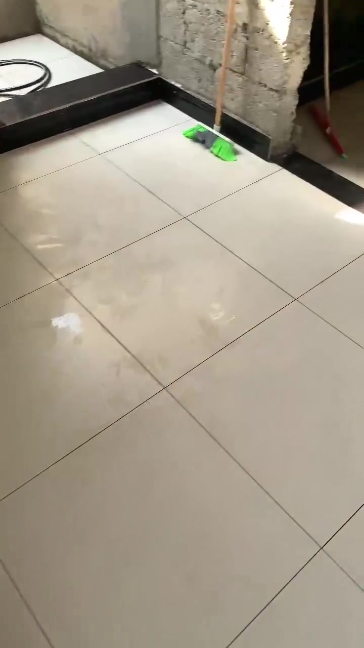 السلام عليكم ورحمة الله وبركاته اسطه سيراميك متفرغ حالياً شغل هندسي واسعار مناسبه للتواصل عبر الرقم *********** وتساب موجود بالاضافه للالتزام بالمواعيد يعني اذا ميخلص شغلك منعوفك

