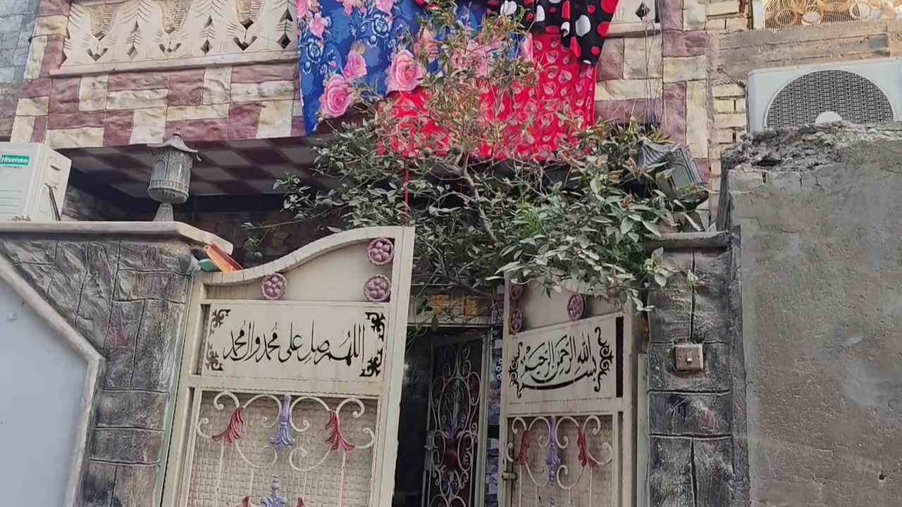 السلام عليكم
بيت قاطين مساحته ١٠٠ متر نزاله ٢٠ واجهه ٥ الشعب الزراعي خلف جامع الشروفي للاستفسار اتصال ***********

