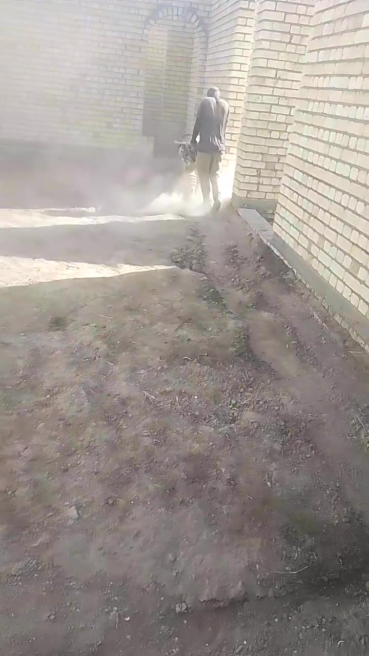 السلام عليكم كادر عمال مختص تنظيف البيت وحدل التراب بالكنغر وفرش السبيس وصب ارضيات وتفليش ارضيات مكاني حله موجود واتساب ***********
