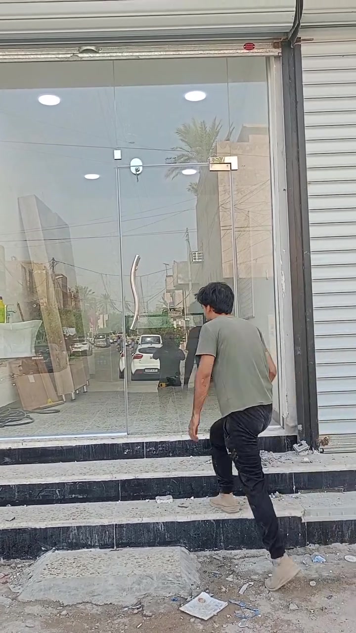 تم بحمد الله عملنه اليوم جام خانه 10ملم جميع الوجهات الزجاجيه و الالمنيوم من الله التوفيق حيدر القريشي *********** / ***********
