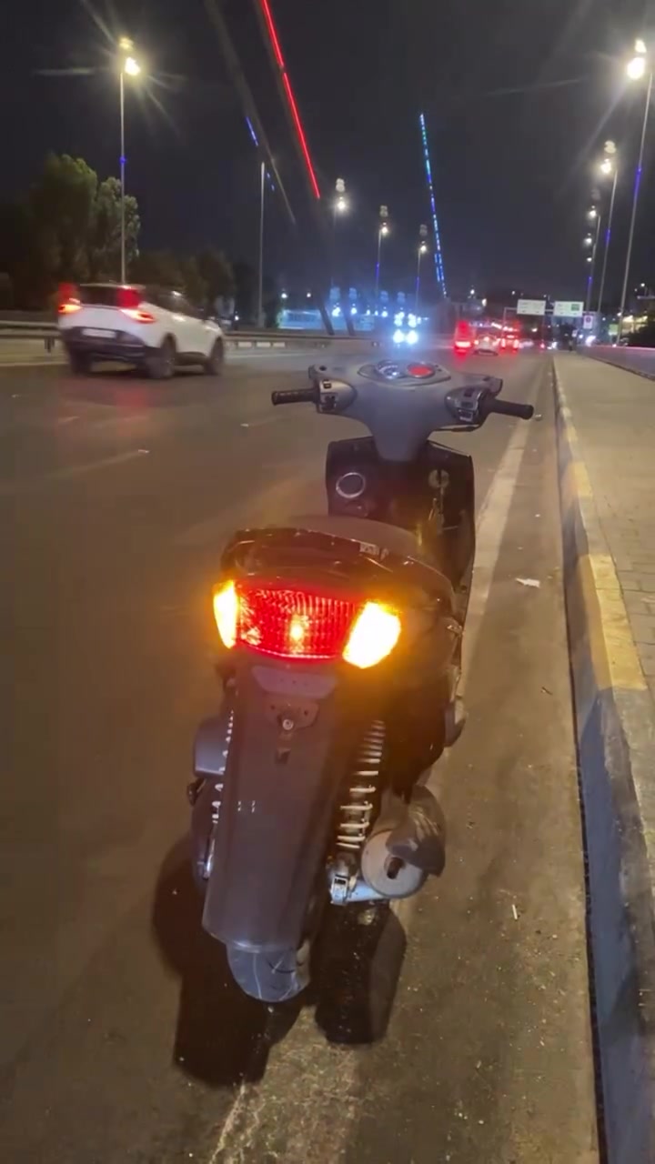 السلام عليكم للبيع دراجه سكنز فحل كوري دراجه جديده لوك صارلها شهرين نازله رمبه دراجه مضمومه بالبيت دراجه كلشي شغال من كهربائيات كفرات مكفوله ومكينه مكفوله خير من الله دراجه 
يرادلها فقط ادامه كلجات 
اوراقها كلها موجوده ومنفيس 
 سعر /1350وبيها مجال 
الاستفسار /***********
