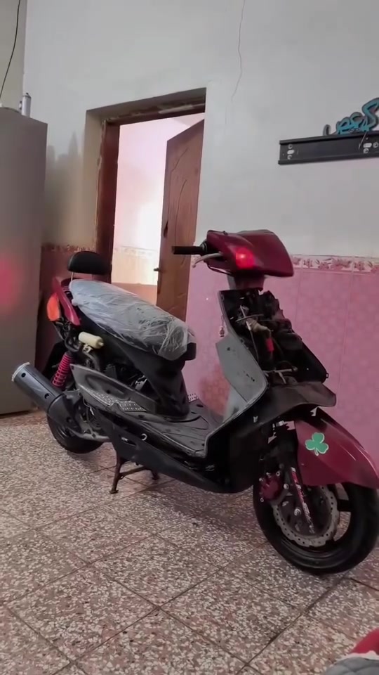 سلام عليكم شباب سكنس فحل مال لعب كوري نوزل دراجه مكينه بلاديه مرتبه نصبتها كلش حلوه علا حطتها ماعندي اي غراض وياها سعر ٥٥٠بيها مجال بسيط لا نضوح لا شي مكاني بلديات شارع المصرف رقم*********** مكفوله حلال وحرام
