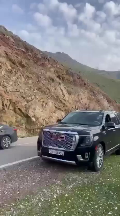 جمسي دنلي
موديل ٢٢
فول مواصفات شركة المنصور 
مكفوله من كلشي
ماشيه ٩١
السعر ٤٩٠ 
لاستفسار ***********
وات ساب ***********
