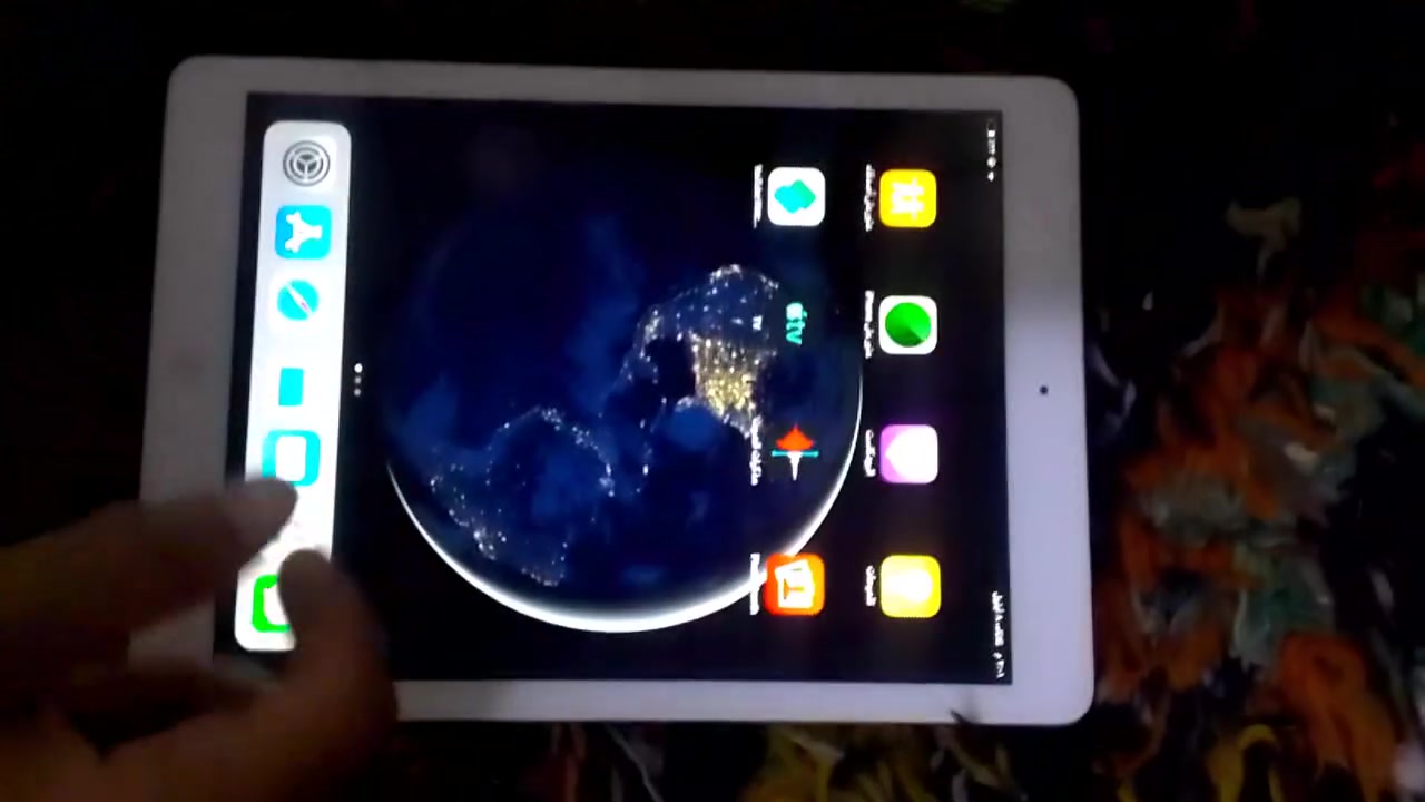 ايباد اير للبيع 
بي حساب ايكلود مع البطاقه 
ذاكره 16 
سلس بالاستخدام 
كامره جيده 
ما مبدل بي شي 
نضيف الايباد 
سعره 50 وبي مجال
***********
واتساب
