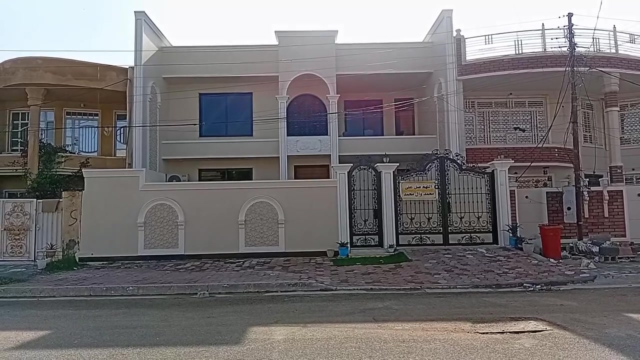للبيع دار٣٢٠متر بغداد المحمودية بحي السلام شارع ٢٠الاول موقع مميز وتجاري ٤غرف بناء ٢٠٢٦ للأستفسار ***********
