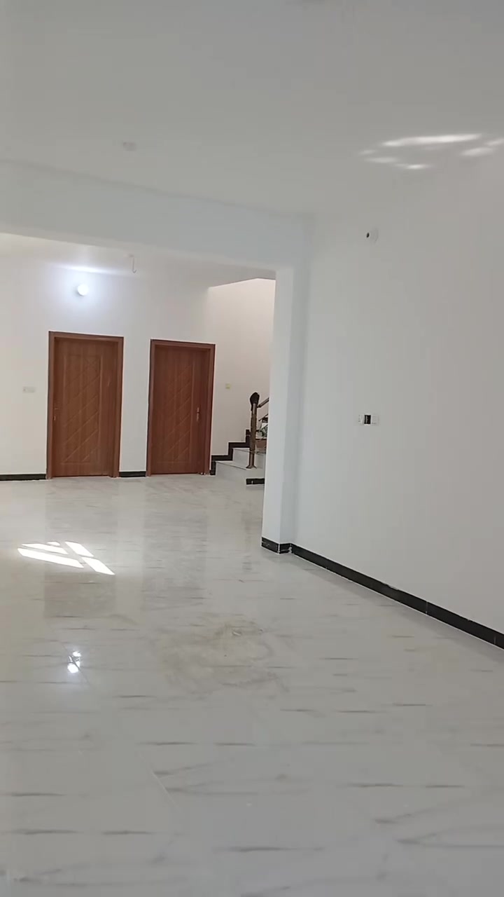 سلام عليكم صباغ متفرغ انواع الحديد شبابيك وبيبان واجهيات داخل وخارجي انواع صبغ الاسعار مناسبه الاستفسار على الرقم*********** اخوك حسين
