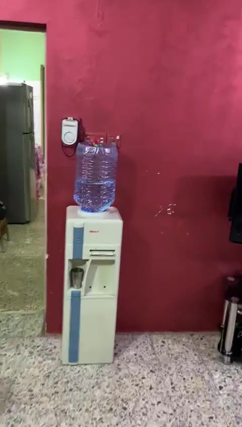 دار للبيع المساحة 200متر محلة 875ز7د26 الطابق الاول صالة كبيرة اوهول وغرفة نوم او مطبخ او حمام الطابق الثاني شقق عدد اثنين يرهم ابيع 80 او 120اوكامل  التواصل على الرقم ***********
