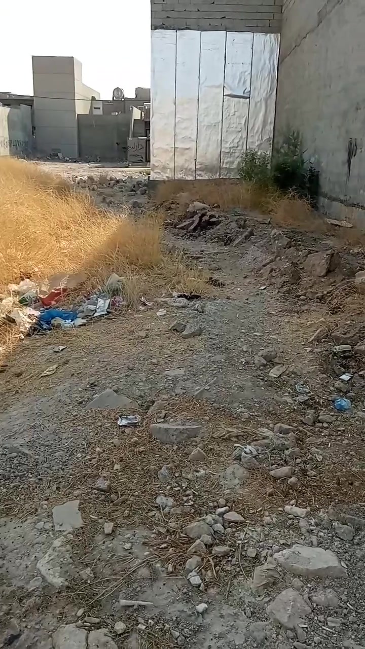للبيع مساحه 100عنوان بنجاعلي***********متواجد وتساب
