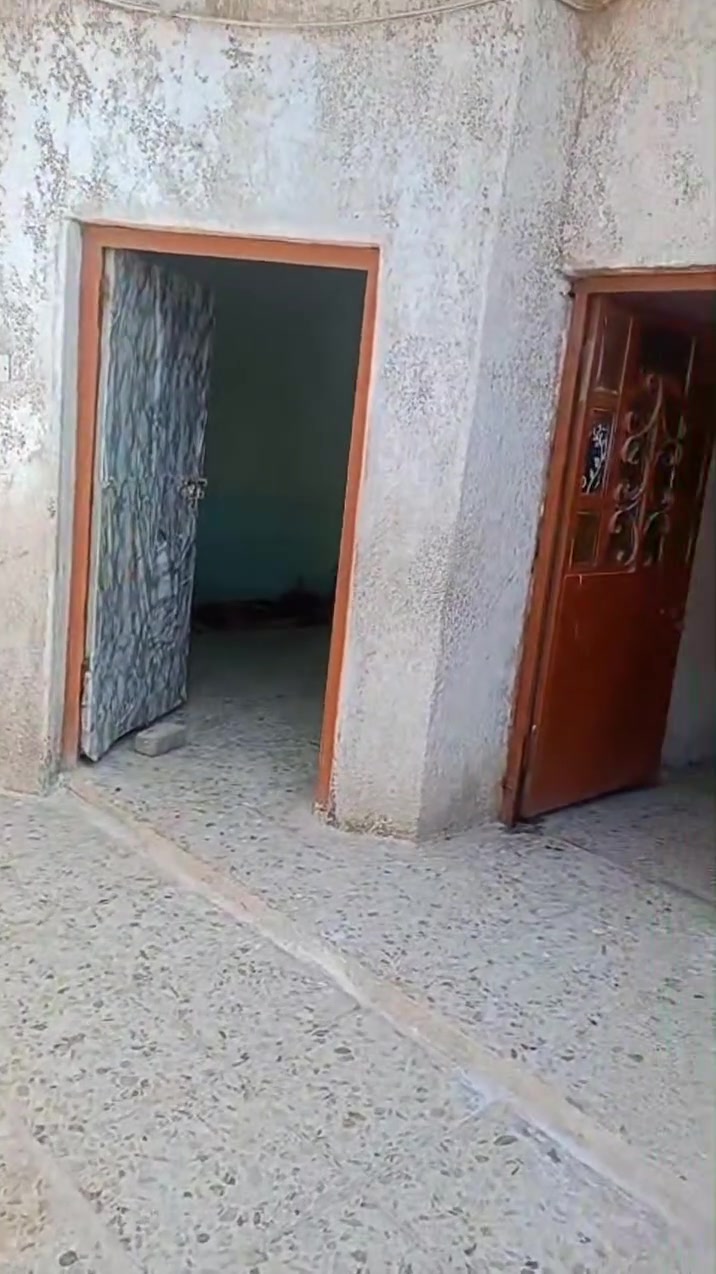 سلام عليكم هاذ بيت بغداد سياحي لمساحه 100مربع جاهز من كلشي ماي كهرباء لبيت كلش مناسب مناسب مناسب هاذ رقمي ***********بيه وتساب نتصل وتدلل
