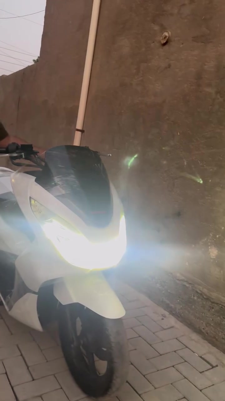 Pcx 2الجيل ال
الدراجة خير من الله 

مكينه مكفوله كهربائيات كله جاهز 

دهن جديد دهن اكسل جديد فيت بم أبلك كله جديد

الدراجة ما ناقصها شي ع الوضع البلادي 

منفيس او مكاتبه اصوليات

المكان بغداد حي أور 

السعر مليون او 500

للاستفسار ***********
