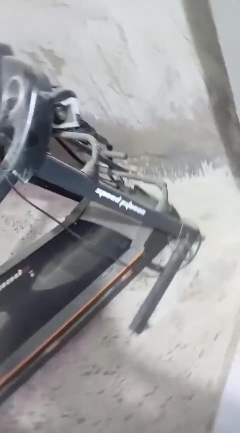 السلام عليكم جهاز رياضه للبيع مستخدم بحاله جيدا ونضافته شوفت عينكم
الجهاز كلشي بس شغال 
هزاز 
والكهربائيه 
بس مشكله بسيطه بلقياش مدني زايد 
السعر 200وبي مجال

*********** الرقم

العنوان الديوانية الجلبية خلف جامع القائم

