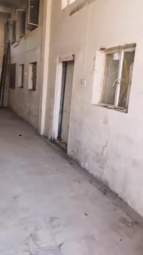 السلام عليكم عندي مكائن لبيع بويلر وماكنة لافوفه حلويات وماكنة عصير قدح وخط توفي دائريه ومكسر علك ومجانس حليب وطاحونة سكر وقدر لطبخ التوفي عدد 3 وماكنت شرنك ***********  علما ان الموقع للايجار في منطقة عويريج مساحه 1575 متر
