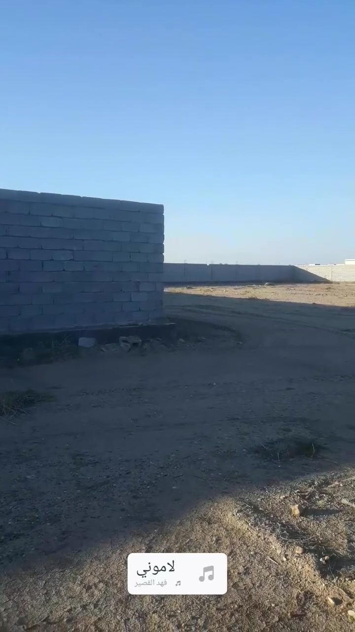 ٣ دوانم طابو زراعي سند ٢٥ في منطقة السميلات مسيجه سياج بلوك حول لكاع بل كامل بيه  تريد دونم او اكثر نبيعلك بيه كافه الخدمات تصلح شاليهات او سكن اب نص مزارع وشالهات منطقه مخصصه لشاليهات ومزارع على شارع مباشر سعرهن كلهن شلع ٣٢٥ مليون  اتصل  *********** بي واتساب
