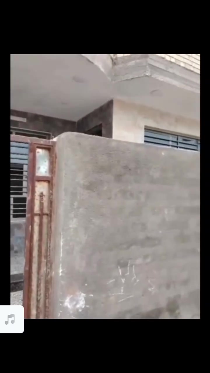 بيت للبيع • قريب السياحي • مكاتب فقط