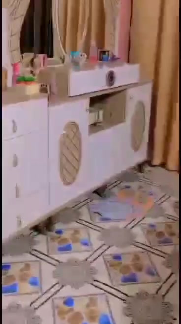 غرفه نوم للبيع نظيفه سعره 350 وبي مجال عنوان بغداد