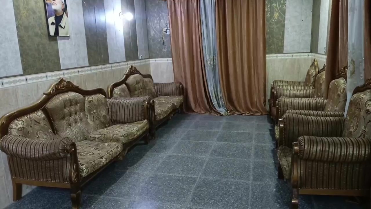 تخم زان • ١٠ مقاعد • نظيف