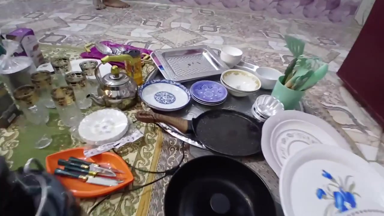 غراض بيت للبيع نضيفات كلش سعرهن ٨٠ كلهن للاستفسار الاتصال ***********
