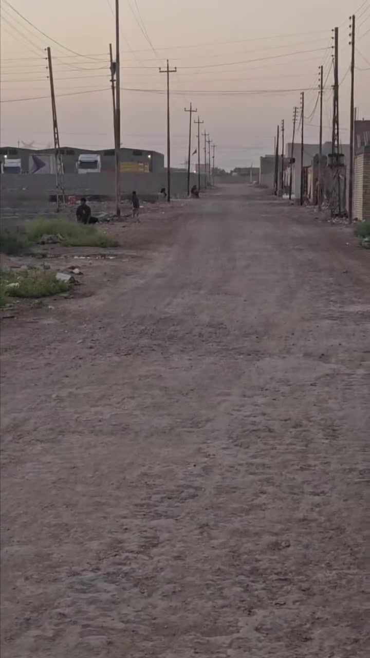 مجمع النازحين • ٣٠٠م • قطع