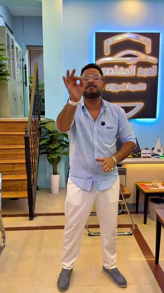 ***********   ***********   شركه احمد المهندس لقساط السيارات والطاقه الشمسيه والوحدات السكنيه  📍العنوان : بغداد . حي العدل . شارع الربيع .بجانب الخفاجي للاثاث  ✅شركه احمد المهندس - نسعد بخدمتكم -وارضائكم هدفنا 🙏 #احمد_المهندس_لتجاره_السيارات 

نص مكتوب في الصور:
- الكورلا وال BYD فقط مليونين !!