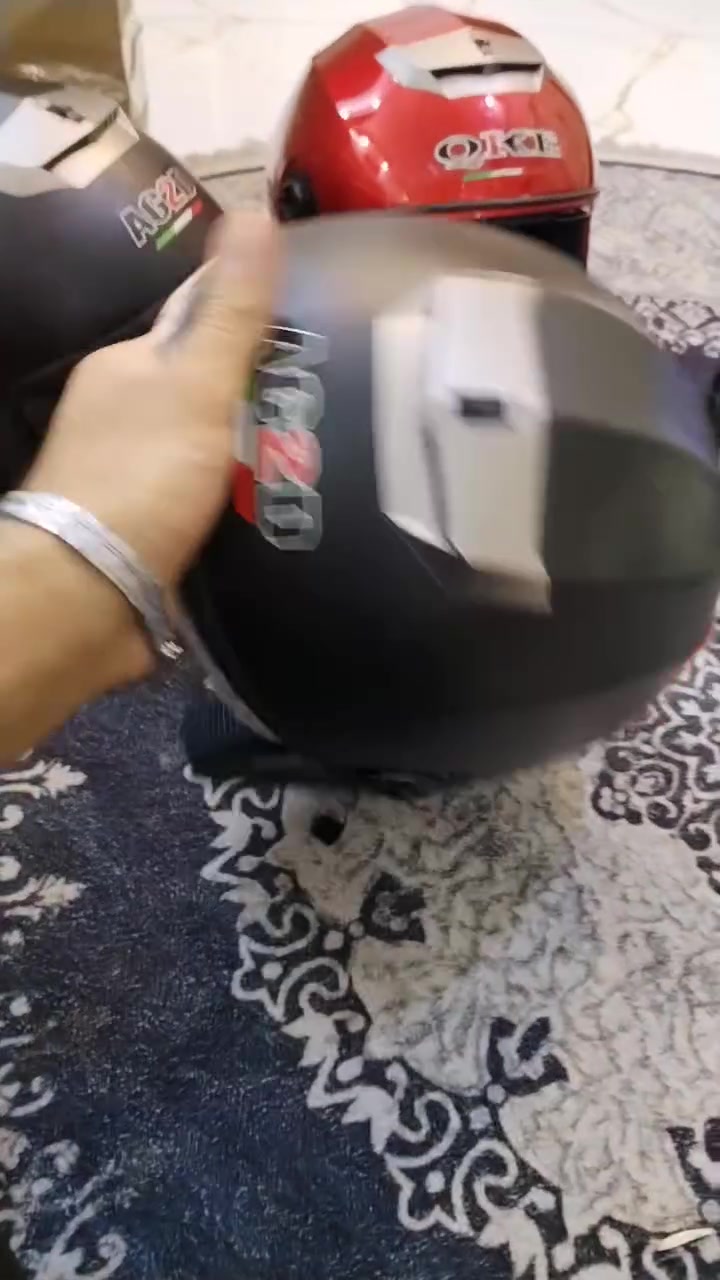 خوذة • واتساب • توصيل
