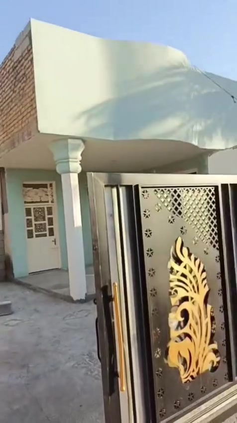 يالله سلام عليكم ورحمة الله وبركاته اليوم عدنة بيت للبيع مساحة 500 متر البيت ركن طابو زراعي نزال 20 والعرض 25 البيت مرمم جديد موقع البيت حي صدام ناحية بهرز في منطقة حي العروبة بيت على شارعين الاستفسار ***********
