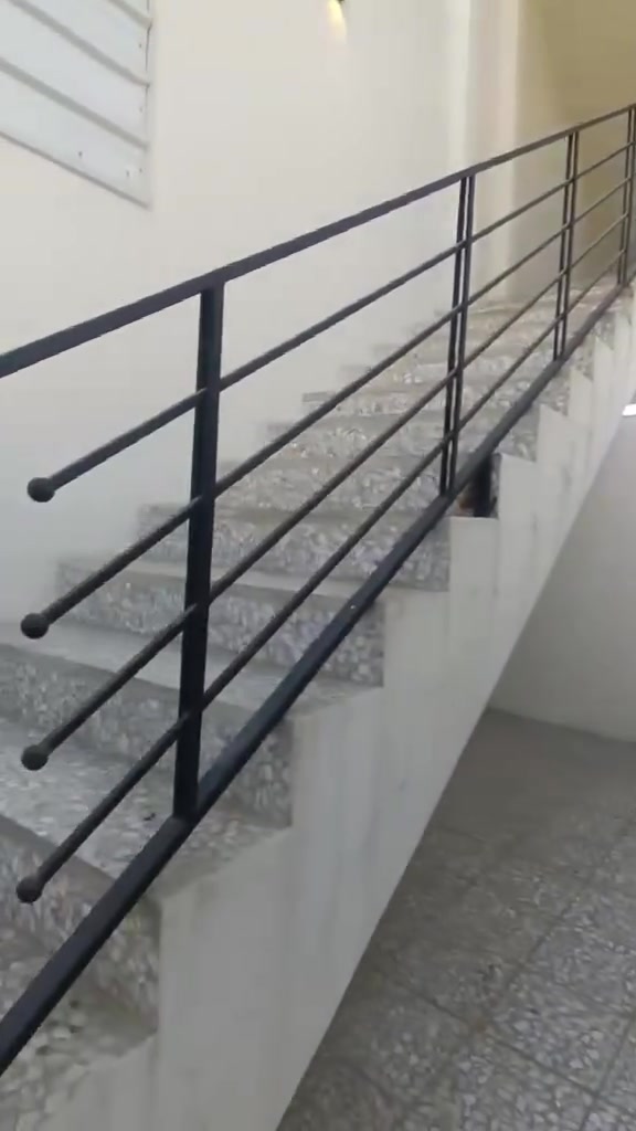 لدينا شقه للايجار طابق ثاني مساحة ٢٠٠ واجهة ٧ غرفتين نوم وهول واستقبال ومطبخ وصحيات في 
حي المثنى مقابل جامع رشان للإستفسار الاتصال على الأرقام ***********
***********
ابو سيف 
***********
ابو شهاب أو مراجعة المكتب نهاية سايدين المضخة مقابل مجمع شقق الحدباء مكتب ابو شهاب للعقار وقت الاتصال من الساعه العاشره صباحا إلى العاشره مسآء وشكرا

