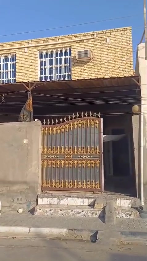 بيت زراعي بستان ال حجي راضي على شارعين مساحه 235 طابقين 4 غرف بناء حديث
***********
