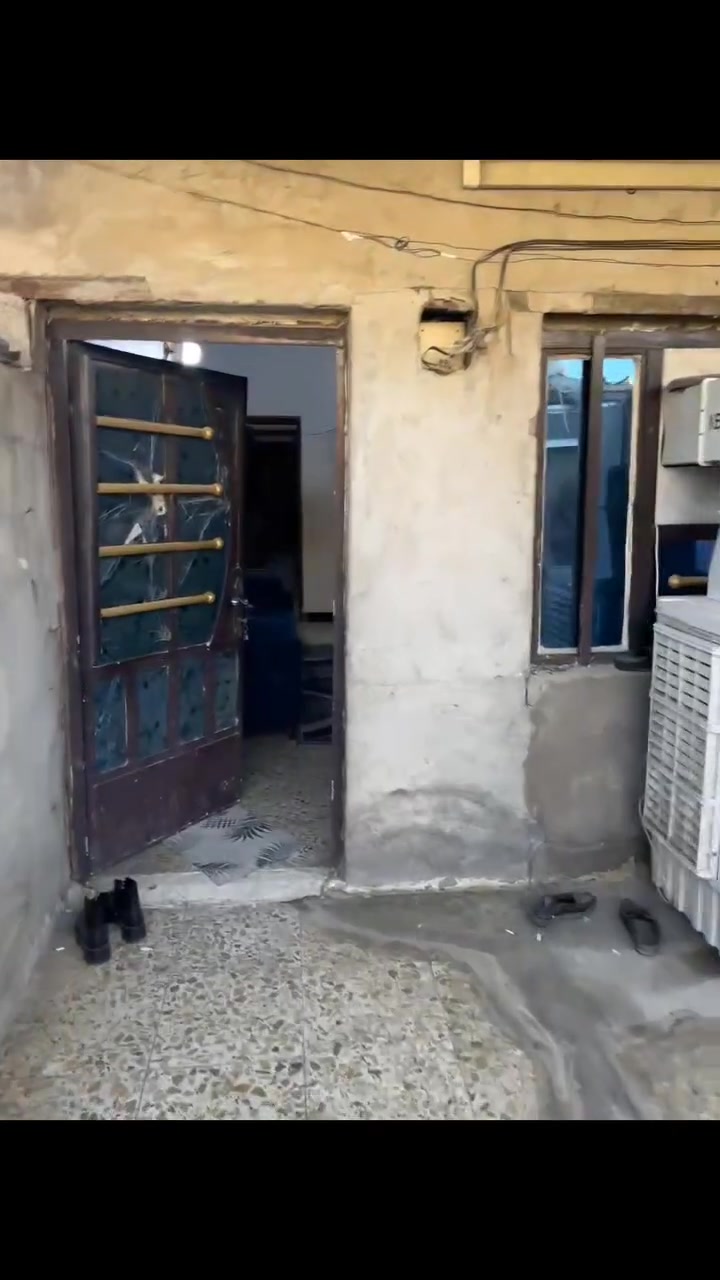 مرحبا بيت تشجير للبيع ١٠٠ متر
يتكون من كراج كبير و استقبال
 غرفتين ومطبخ وحمام داخلي وخارجي
 ومنور.... بيت كامل كهرباء ماء
 مكان ابو دشير خلف مركز الشرطه 
السعر على خاص او الاتصال
 ع رقم هاتف
***********
***********
