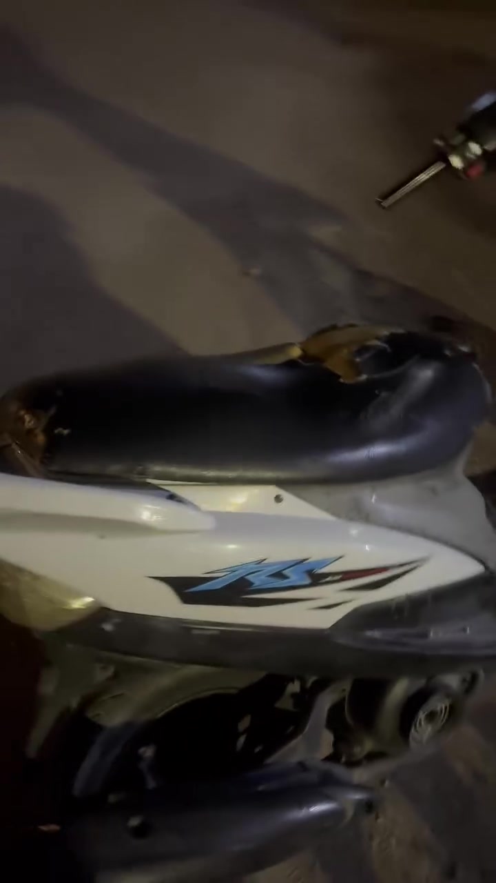 سلام عليكم دراجه ماكس عدله نضيفه دراجه مامفتوحه بس سن مال بلك نسحك وحفرناله والبقيه كله بلادي مامبدل ودراجه خرسه تجي وتشوفه مكفوله سرقه دراجه العنوان بغداد شعب للتواصل *********** بي واتساب سعر دراجه٤٥٠ وبيه مجال وتدلل
