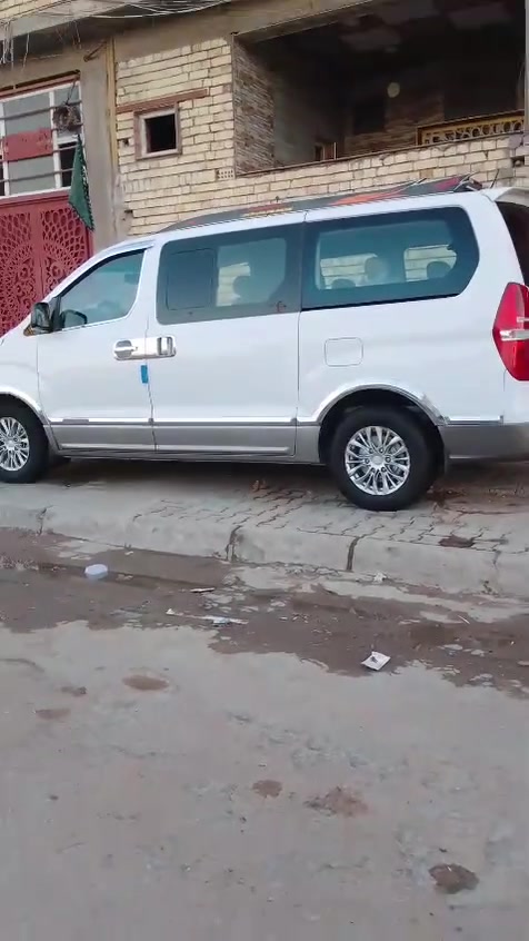 للبيع 18 كفاله محوره مسكر قبل شهرين سياره جديده خط وبحث السياره مداخله كراج راعيها يريد تحويل ***********
