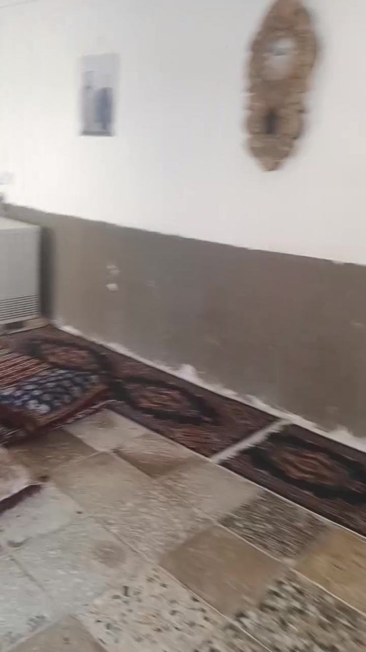 سلام عليكم بيت مساحه200متر معاملة واصله للتقيم بلديه ينباع نص وكله السعر البيت كامل45مليون وبيهة مجال رقم ***********عنوان البيت جوه الضغط يم سواق المصطفى نعاد نشر بسبب الوعود الكاذبه

