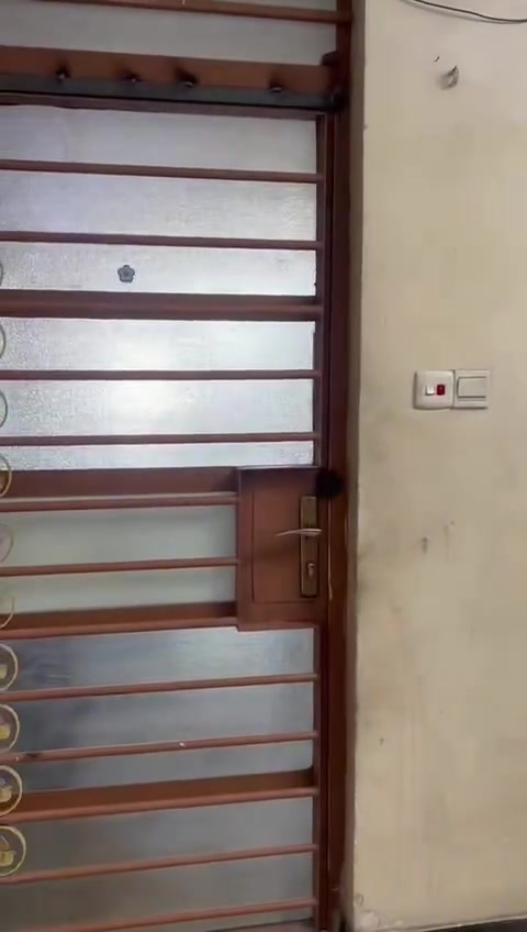 شقه طابق ثاني بدون مصعد غرفتين وصاله ومطبخ امريكي الاخطل قرب لحوم العساف 
الايجار قفل 450
للاستفسار***********
