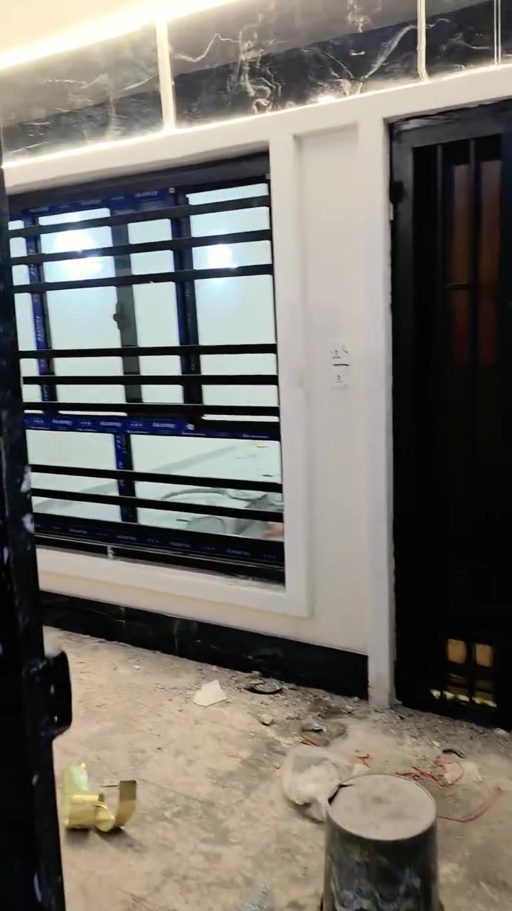 سلام عليكم 
بيت للايجار في حي الجامعة للستفسار تواصل عبر الرقم 
***********
