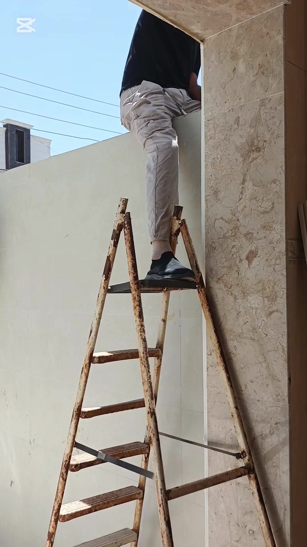 في مكـان العمل.. 
. 
. 
لجميع خدمات التنصيب الاتصال على الرقم ***********    ‪الرقم    ‪***********
