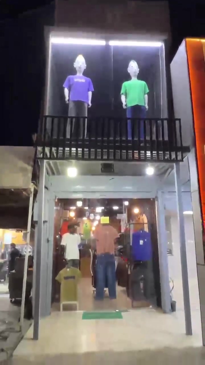 السلام عليكم محل ازياء رجالي👖👕 متكامل بضاعة صيفية ديكور وهواي غراض بيه إيجاره (٢٥٠ ألف) تفاصيل أكثر اتصل واستفسر  وتدلل ***********☎️ 
بغداد حي البتول مجاور مطعم كباب سليمانية
