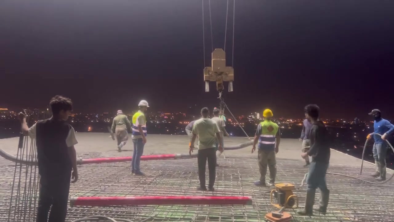 السرعة في الانجاز والدقة في العمل هو ما يميزنا
نحن مكتب السدرة الهندسي نفتخر بهذا الانجاز الذي لم يتجاوز فترة الثمانية اشهر من تاريخ المباشرة بالعمل
والعمل مستمر بوتيرة متسارعة لتسليم الموقع بمدة لا تتجاوز الأربع اشهر
المبنى مكون من ارضي و ١١ طابق 
الفيديو يبين صب الطابق العاشر
#مكتب_السدرة_الهندسي
بغداد/ المنصور/ شارع ١٤ رمضان/ قرب مطعم رويال كالكسي
***********
***********
