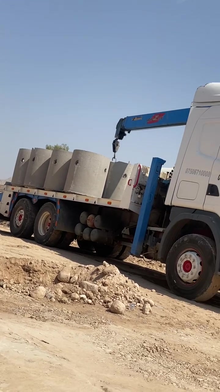 سكانيا موديل 2003 للبيع، حجم المحرك 420، إنجيكشن، شاصي 8.60، بلادي طويل، سحّال تاير واحد، المحرك على الشرط، الجير على الشرط
***********
